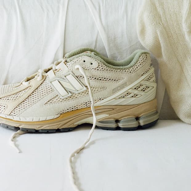 285 새제품) 뉴발란스 x 오라리 1906R 본 화이트 M1906RAU