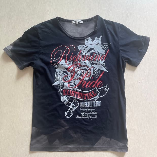 Semantic design glossy washing top