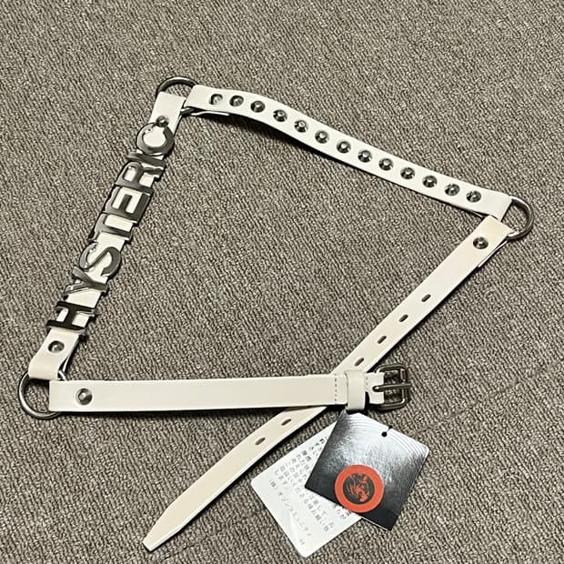 히스테릭 글래머 화이트 펑크 스터드 벨트