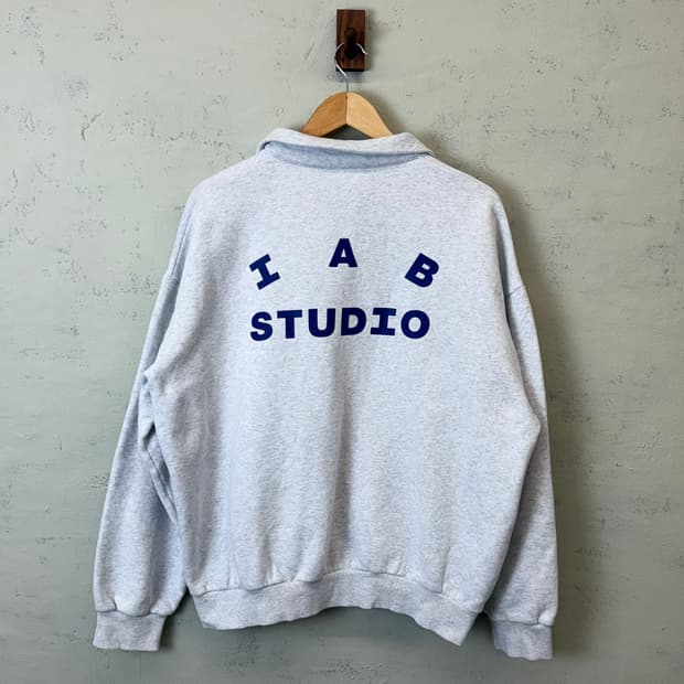 IAB STUDIO 아이앱스튜디오 라이트 그레이 하프집업