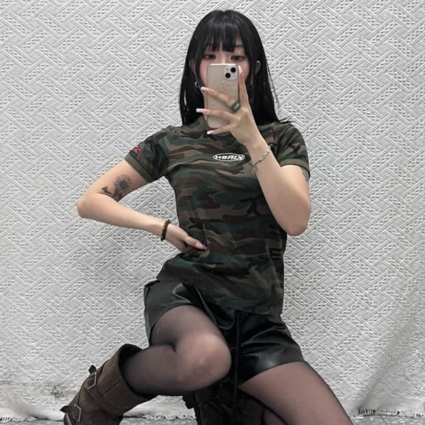 키르시 빈티지 스트릿 펑크 카모플라주 슬림핏 반팔티 1 C12521