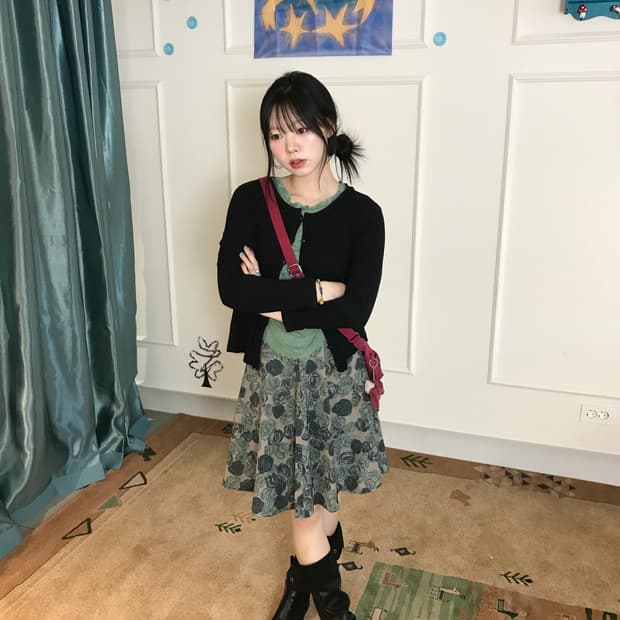 오묘한 민트 그린 컬러에 차분한 블랙🖤