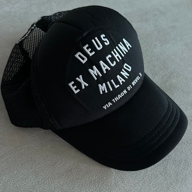 데우스 엑스 마키나 밀라노 트러커
