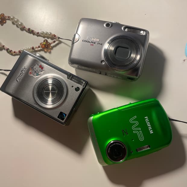 니콘,후지필름 디카 판매합니다!