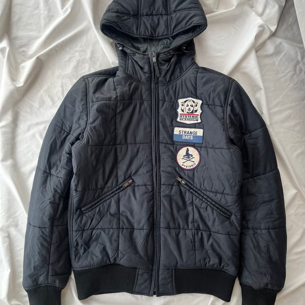 히스테릭 글래머 와펜 로고 패치 패딩 다운 점퍼