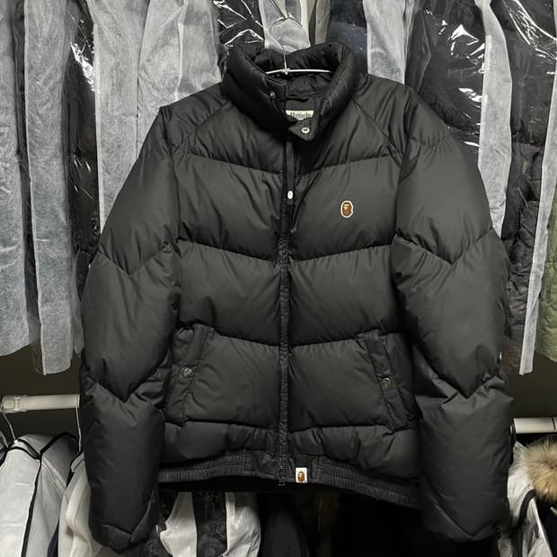 [M사이즈] 베이프 원 포인트 푸퍼 패딩 자켓