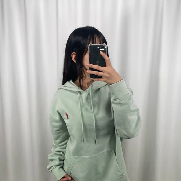 아미 22FW 페일 그린 후드티
