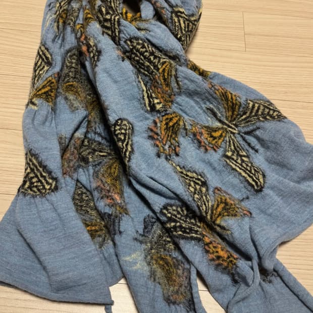 캐피탈 나비 버터플라이 축융 울 머플러