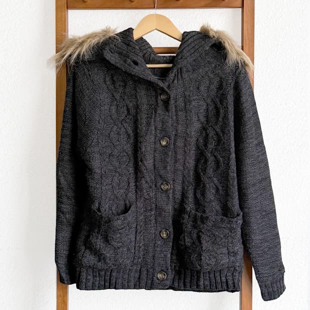 유키모리 퍼후드 케이블 가디건