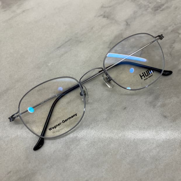 흄 HUM 실버 소프트 스퀘어 역산각 메탈테 안경