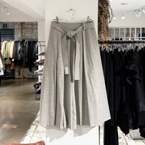 겐조 라이트그레이 울 혼방 벨티드 큐롯 팬츠