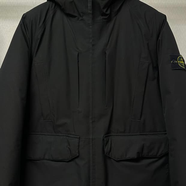 스톤아일랜드 립스탑 고어텍스 패딩 M(100) 블랙