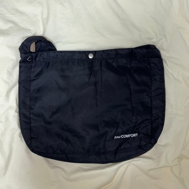 지초이 컴포트 패디드 백 블랙