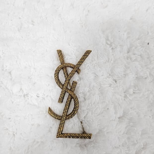 입생로랑 브로치 엔틱골드