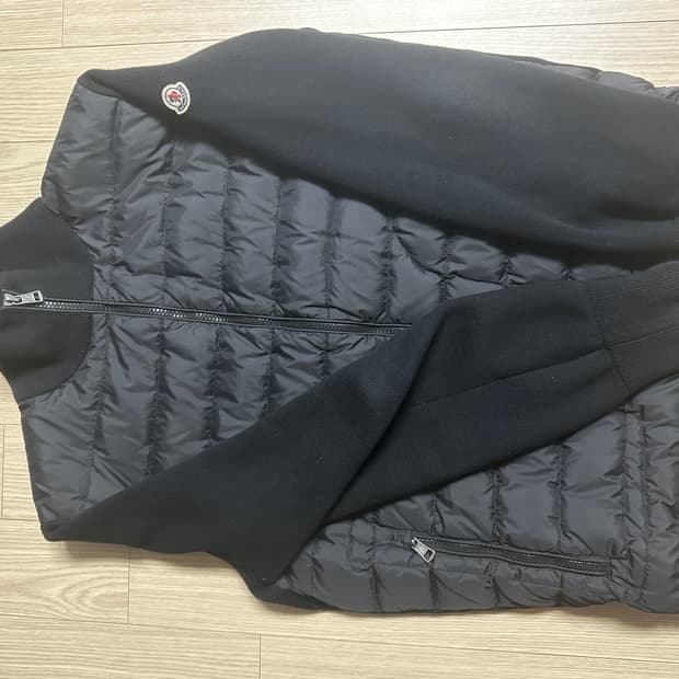 몽클레어 니트패딩 m 네고 좀 가능 개급ㅊ