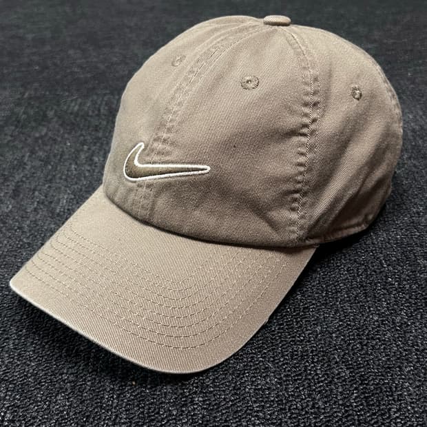 Nike 헤리티지 86 스우시 로고 스트랩백 캡 브라운