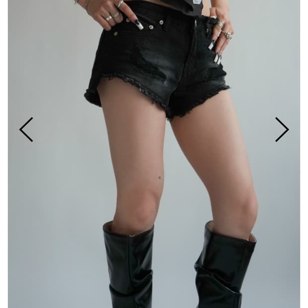 새상품) 킴즈서울 킴서울 DAMAGED BLACK DENIM SHORTS