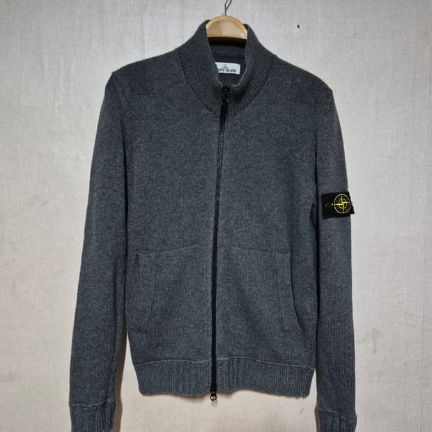 Stone island 스톤아일랜드 니트집업(우리95)