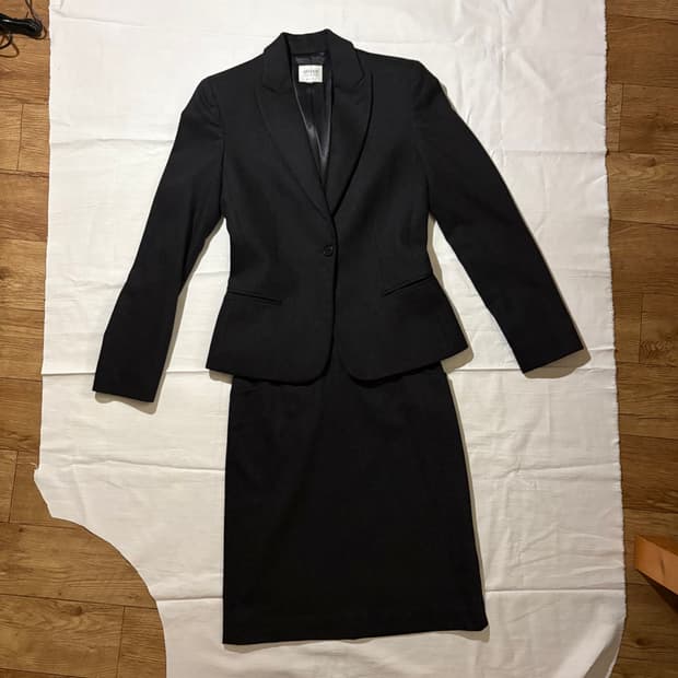 Armani collezioni 여성 정장