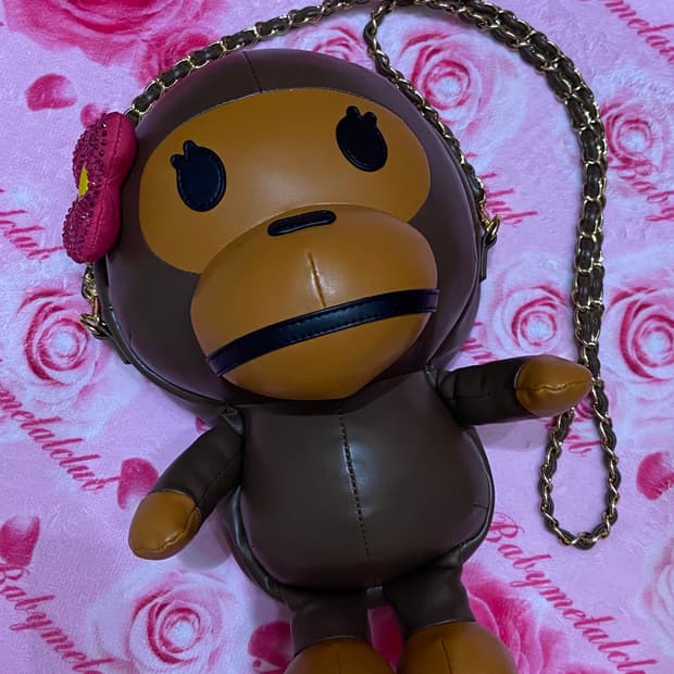 bape 베이프 베이비리사 크리스탈 스톤 플러시 돌체인 숄더백