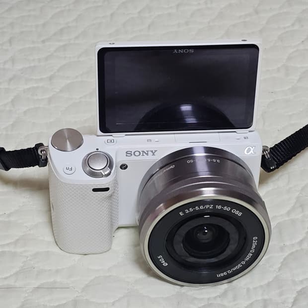 소니 NEX-5T 미러리스 카메라