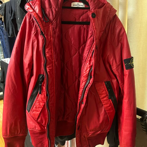 스톤아일랜드 레드 점퍼