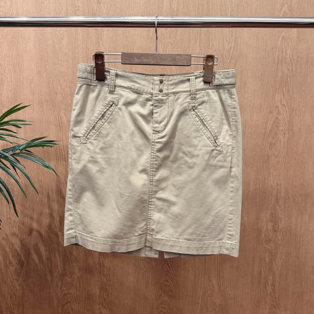 폴로 진스 미니 스커트 로고 자수 더블 포켓 사이드 스트랩 디테일 베이지