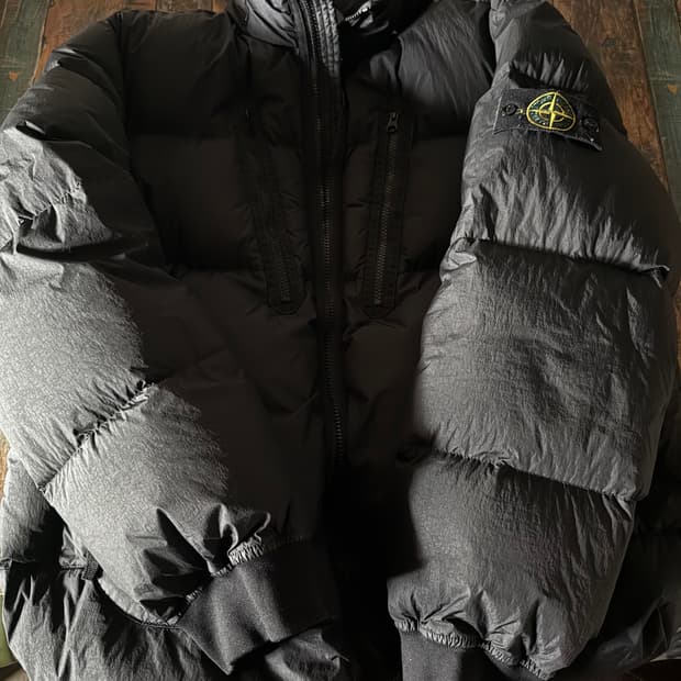 스톤아일랜드 크링클랩스 논후드 숏패딩