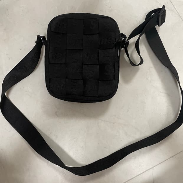 24시즌 슈프림 숄더백