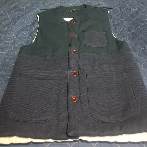 LOTUS 클래식 배색 패딩 조끼 네이비 (F)