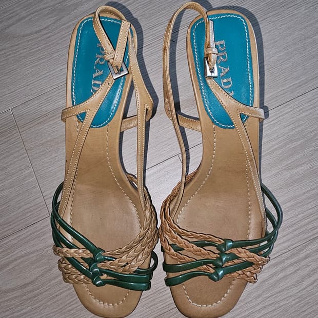 프라다 우븐 스트랩 샌들