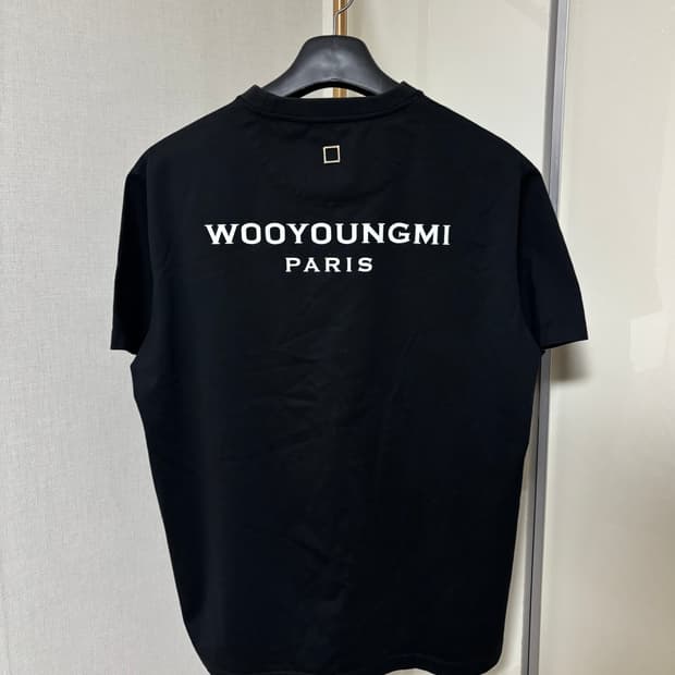 우영미 백로고 반팔 티셔츠 48사이즈