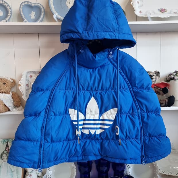 아디다스 오리지널스 패딩 망또