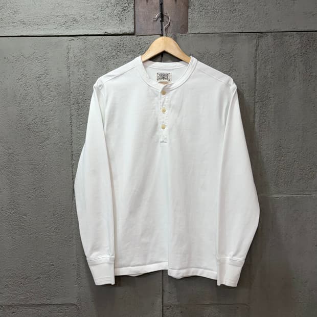 브론슨 화이트 헨리넥 롱슬리브 (L)