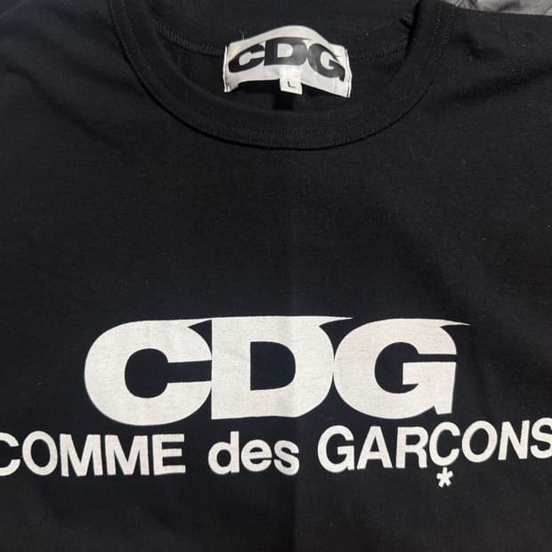 CDG 로고 티셔츠 블랙 (L)