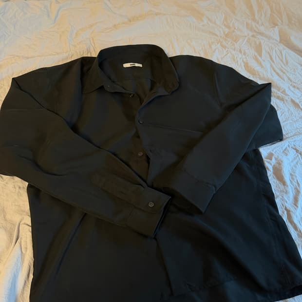 수아(suah) Tencel Bio Crop Shirt / Black 