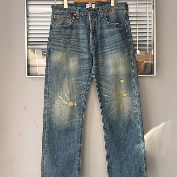 Levi's 501 washed denim pants