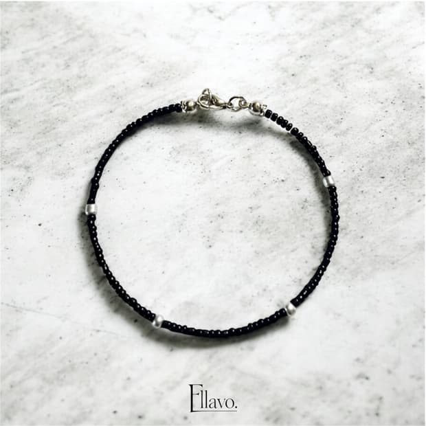 Ellavo simple black bead bracelet