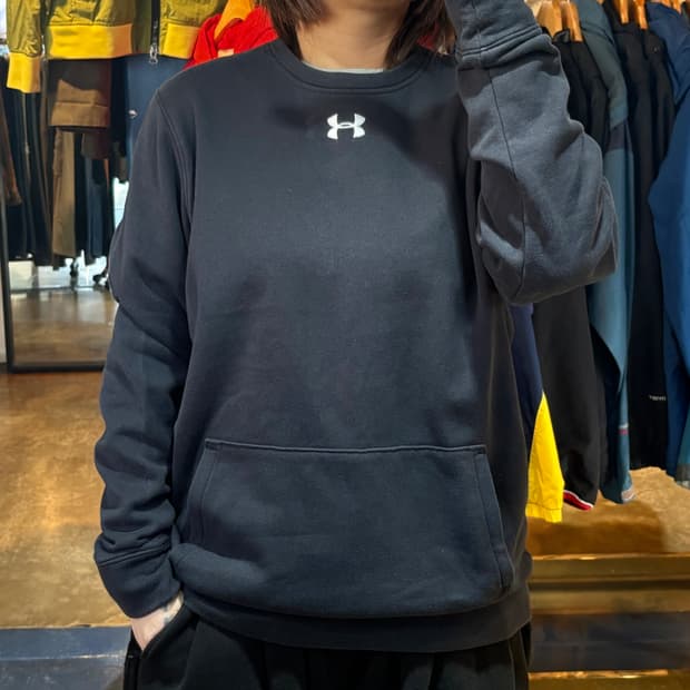 언더아머 블랙 맨투맨