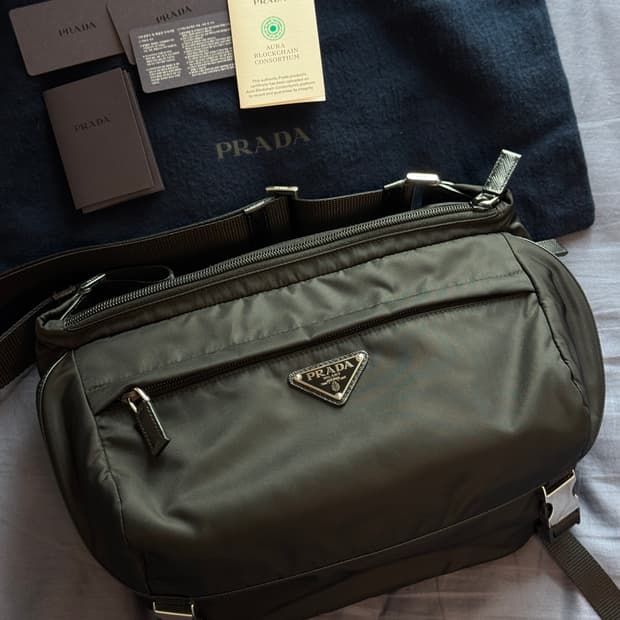 [백화점구매] 프라다 바이커백 미디움