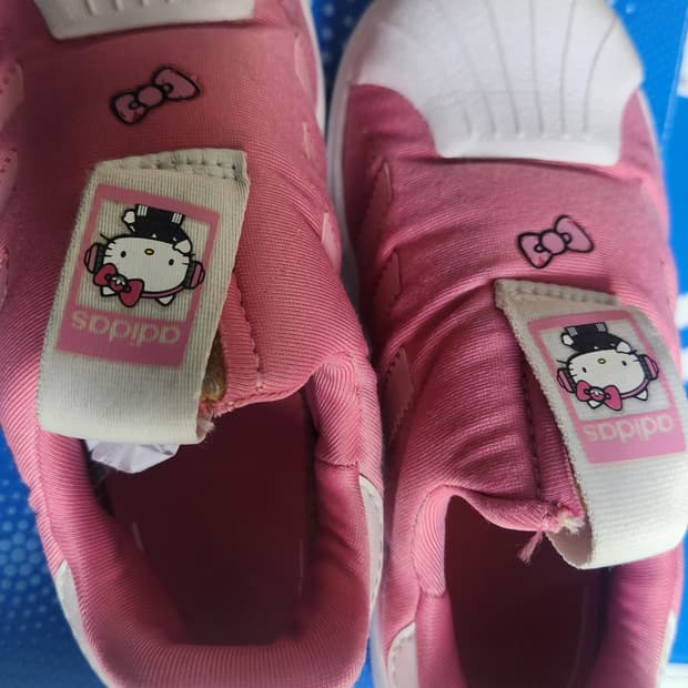 아디다스 유아 정품신발. 160 사이즈