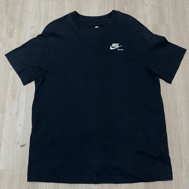 나이키 NIKE 레터링 루즈핏 스우시 반팔티 M/95