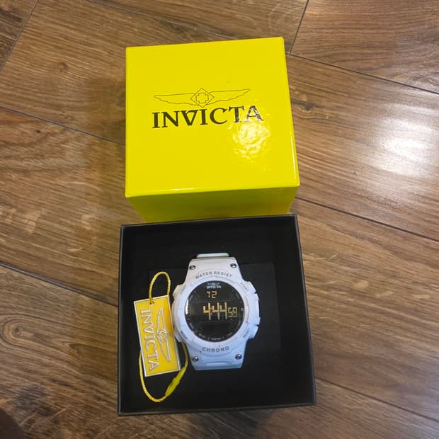 INVICTA 다이얼 전자 손목시계 새상품