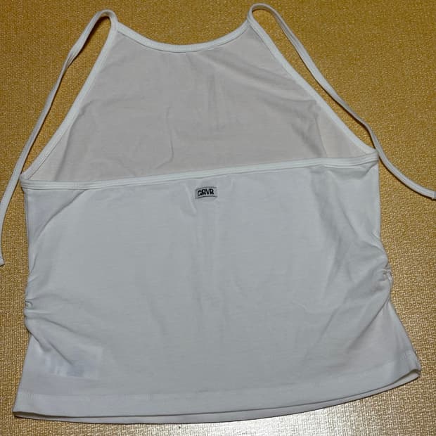 GROVE 그로브 홀터넥 (화이트, 블랙)