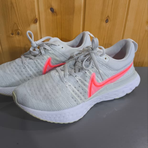 250mm 나이키 리액트 인피니티 런 플라이니트2 런닝화