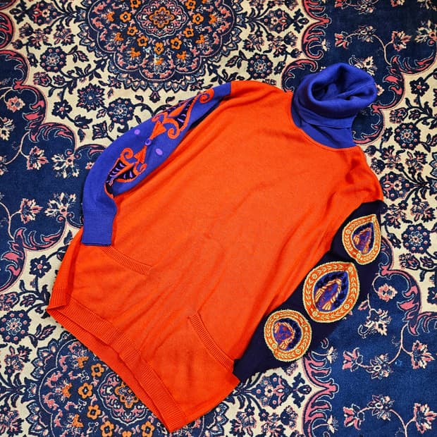 지아니 베르사체 시그니쳐 메두사 패지드 하이넥 울 니트 42