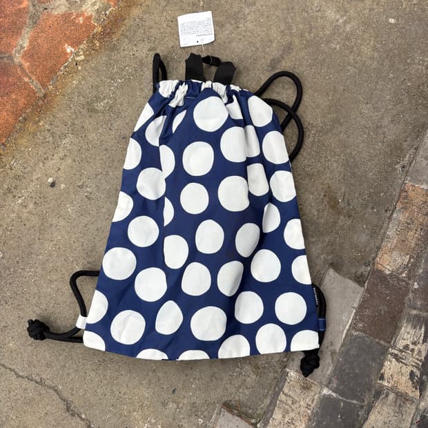 Marimekko 마리메코 x 유니클로 땡땡이 도트 짐색 가방 (새상품)