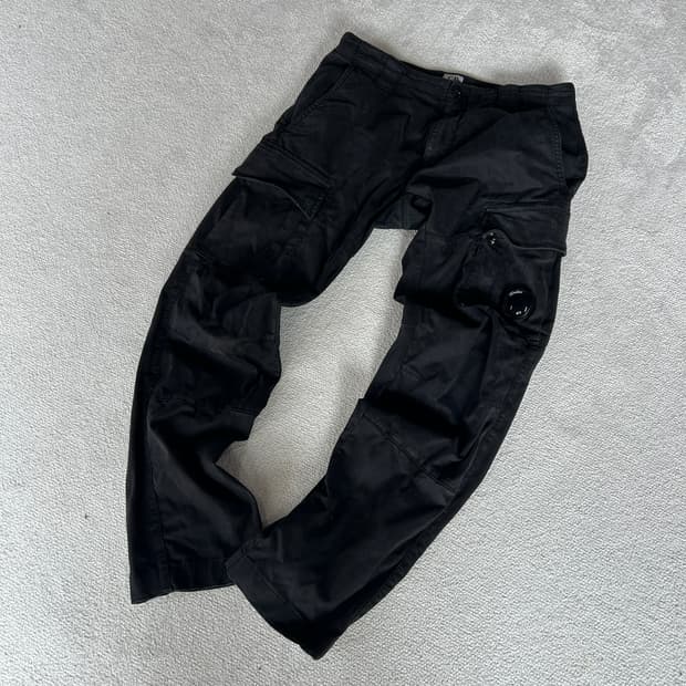 Cp컴퍼니 블랙 카고팬츠 33