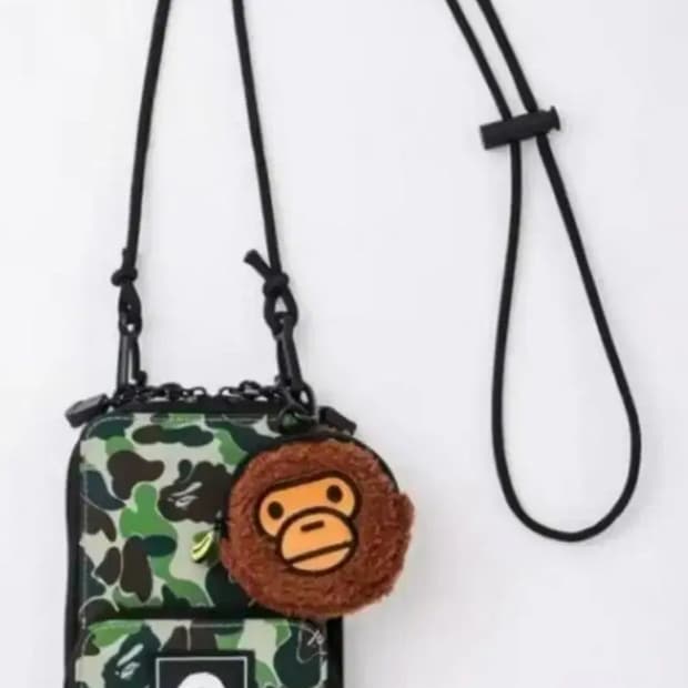 베이프 키링 포함 + 카모 미니백 크로스백 새상품 정품