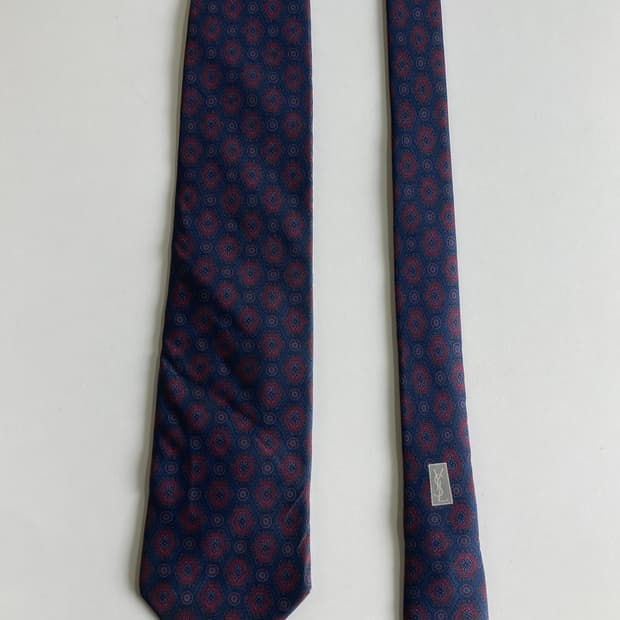 입생로랑 넥타이